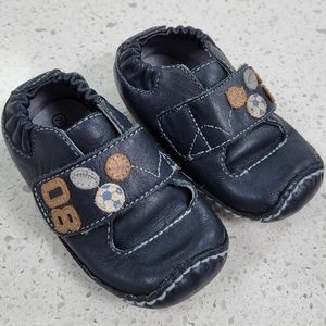 Infant stride right shoes